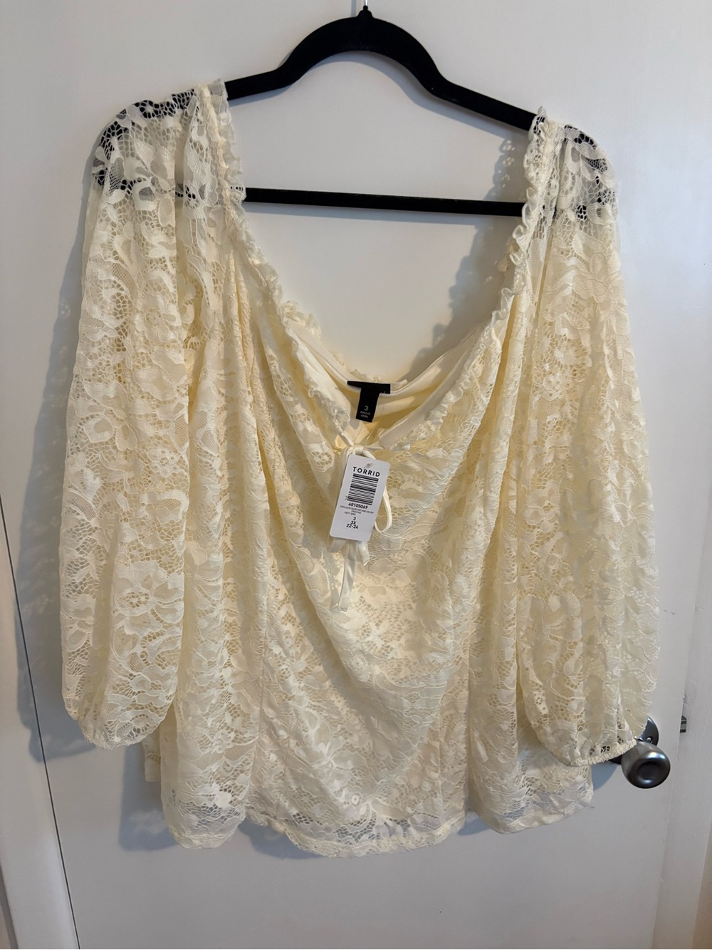NWT torrid Cream Lace Peasant Blouse